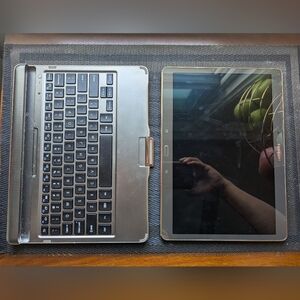 Samsung Galaxy Tab S 10.5in Titanium Bronze with keyboard